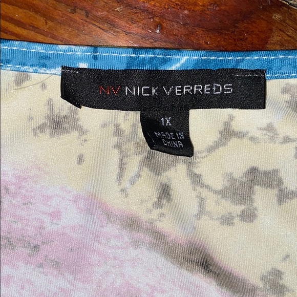 Women’s top - Picture 2 of 5